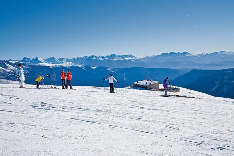 Skiing area Meran 2000